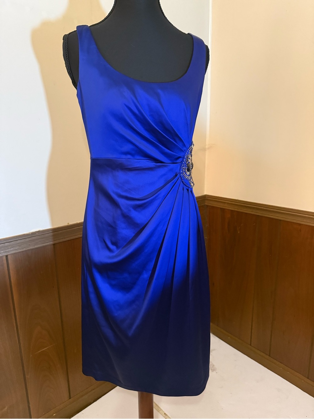 Maggy London Royal Blue Beaded Sheath Cocktail Dress Size 4